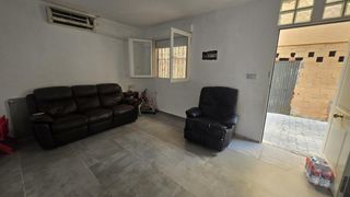 Maison à Vilallonga / Villalonga. Casa de pueblo con jardín privado y muchas posibilidades en vill