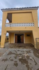 Casa en Tavernes de la Valldigna. Vivienda compuesta por dos casas independientes  primera l�nea d