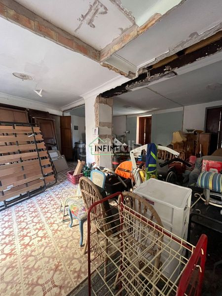 Foto 77eea678-a2a7-48d1-9bfc-7a510e56e229. Casa edificio en Oliva pueblo Oliva