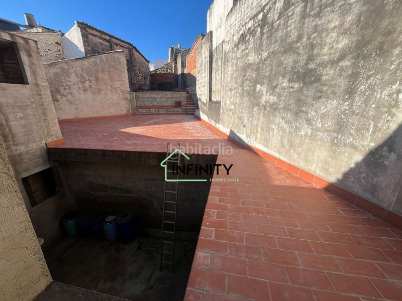 Foto a3b7b607-a03b-4615-ad56-e6f14491a2d2. Casa edificio en Oliva pueblo Oliva