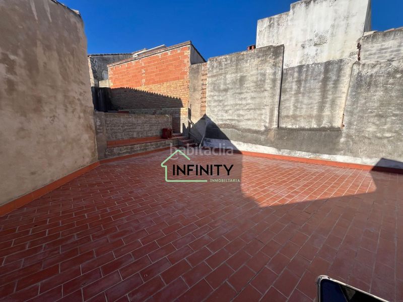 Foto af74795f-f4f7-4dce-b12c-a72561e5255a. Casa edificio en Oliva pueblo Oliva