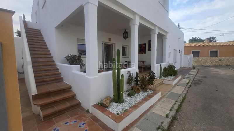 Foto 1589b906-6ce6-4e7e-aa1e-93b5e44fead9. Casa amb piscina a Oliva playa Oliva