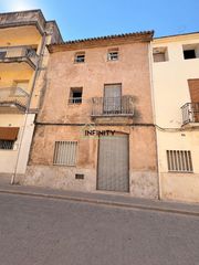 Casa a Vilallonga / Villalonga. Una casa en el corazón de villalonga