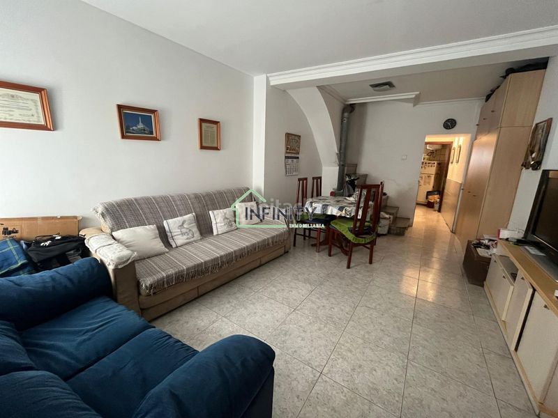 Foto ad4b4191-c32e-4477-950e-c5e23bfb66bc. Casa amb calefacció a Oliva pueblo Oliva