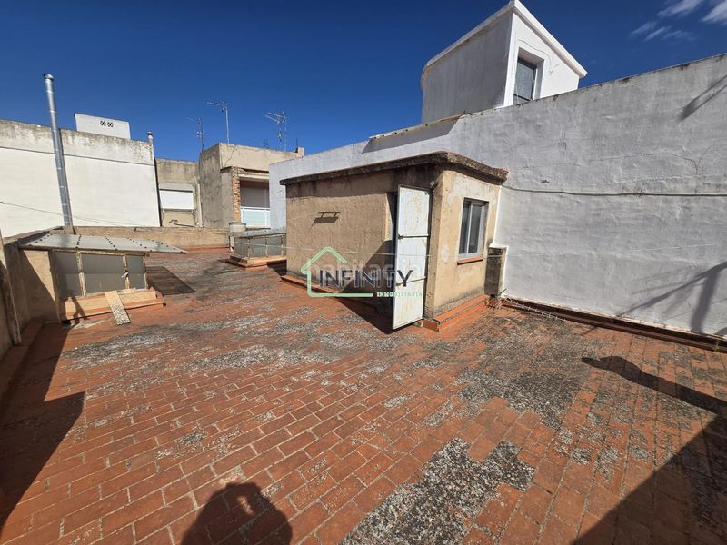 Foto ba350a7a-3574-4791-a43c-7cf920f930ea. Edifici a Font d´en Carròs (la)
