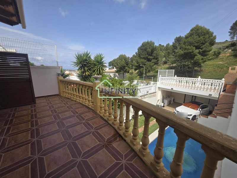 Foto 48a743a1-1ef2-4e70-9cde-d726231ce76e. Casa amb calefacció aparcament piscina a Oliva pueblo Oliva