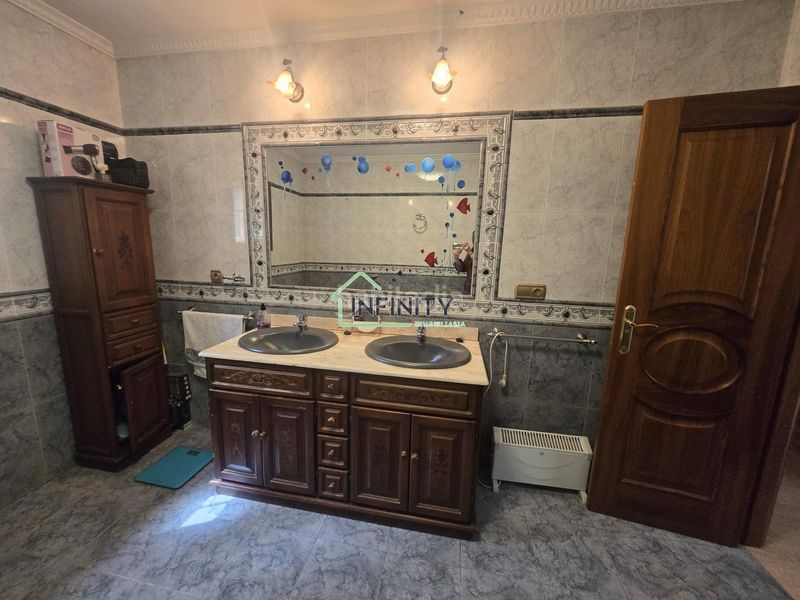 Foto a9d471f6-8d6e-42b0-8eca-17aba38fa237. Casa amb calefacció aparcament piscina a Oliva pueblo Oliva