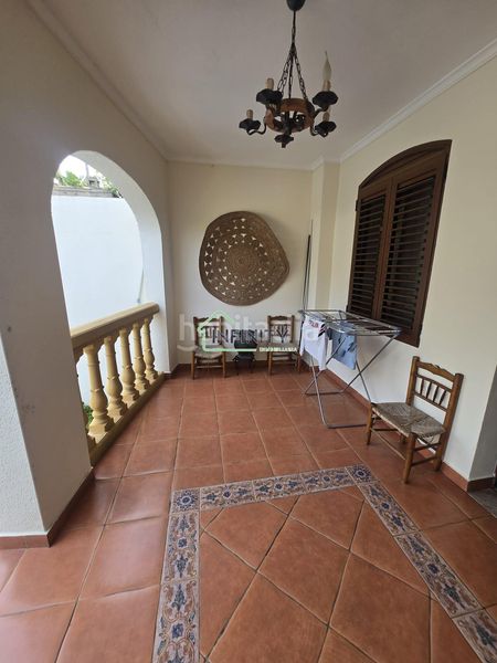 Foto c37d3a08-4818-431e-bfb9-e1331ba2cb83. Casa amb calefacció aparcament piscina a Oliva pueblo Oliva