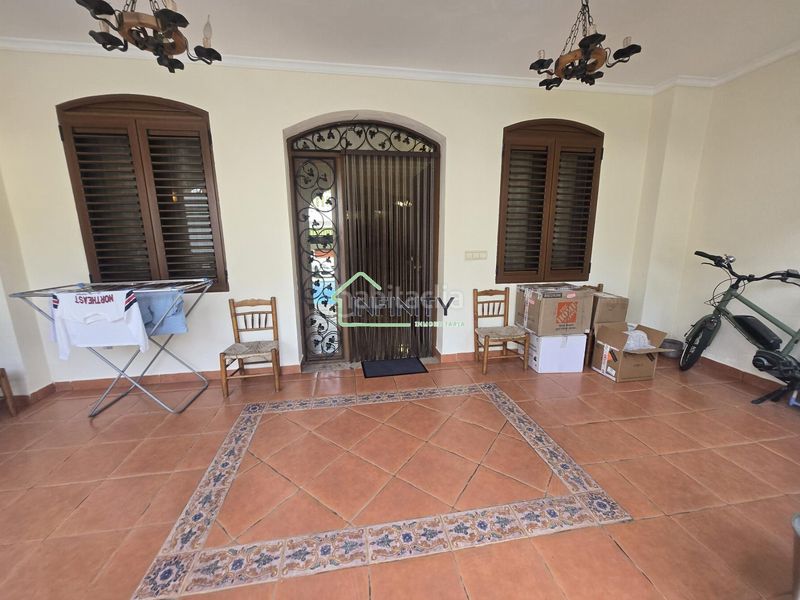 Foto f924d224-8718-47b8-be3f-2fe2a29bd5e3. Casa amb calefacció aparcament piscina a Oliva pueblo Oliva