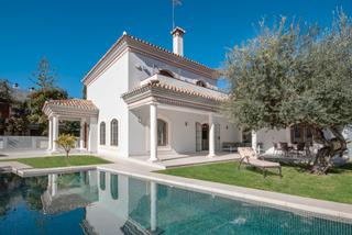 Casa en Puerto Deportivo. Villa de lujo en el corazón de fuengirola
