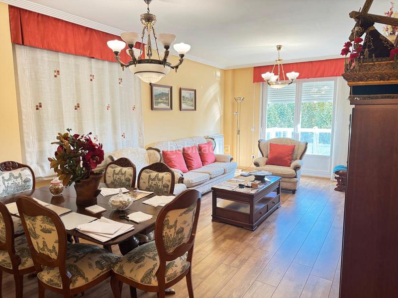 Foto 733c1499-c5d6-4b74-845d-328681c62b4d. Appartement avec chauffage parking dans La Lastra León