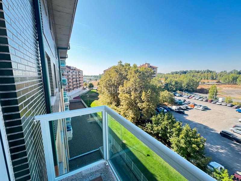 Foto cb33398f-ab4e-4d26-954e-f015fb54b881. Appartement avec chauffage parking dans La Lastra León