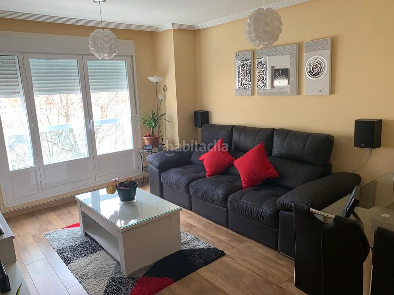 Foto a3cdbfe2-542c-4edb-a7d2-e40af855de68. Rent flat with heating parking in La Lastra León