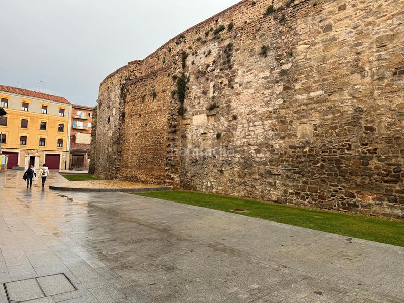 Foto 494245b0-7da8-4d1f-9750-556a55ff6b7f. Dúplex se vende dúplex en zona de los cubos en San Mamés - La Palomera León