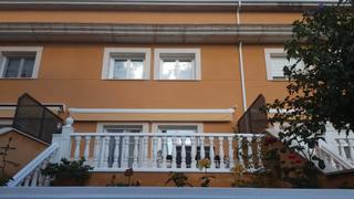 Casa aparellada  Calle los llamargos. Venta de chalet adosado en urbanizacin en azadinos