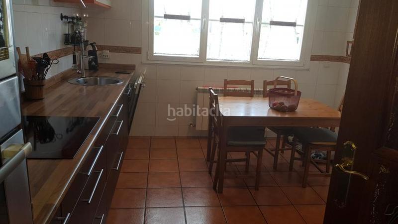 Foto b5c480a0-557c-4ee3-8b74-57409cfc4ec4. Casa aparellada amb xemeneia calefacció aparcament piscina a Sariegos