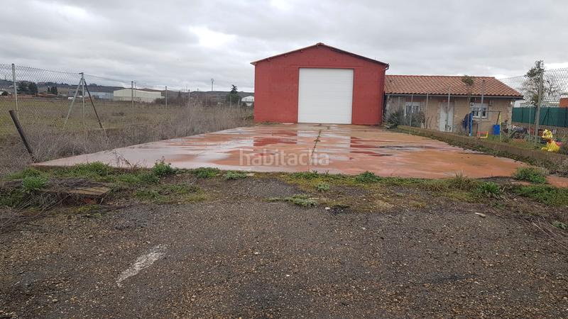 Foto 1f03f36a-bb2b-451b-998c-52f54696ae95. Capannone industriale in Puente Castro León