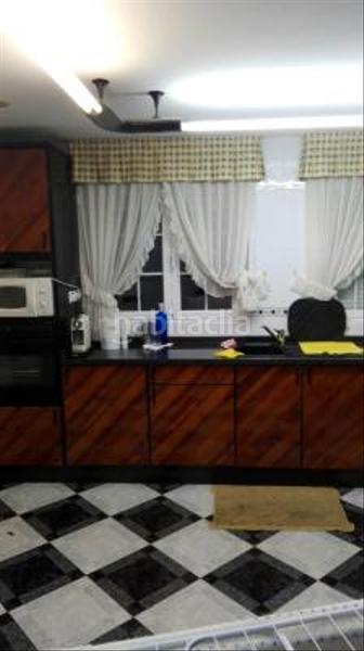 Foto 3de1f112-d987-4c01-86ee-44a58c79b8d9. Xalet amb xemeneia calefacció aparcament a Valdefresno