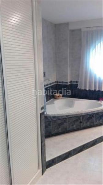 Foto b53ce02e-044e-4ec9-bea3-cbf66cb7ee9f. Xalet amb xemeneia calefacció aparcament a Valdefresno