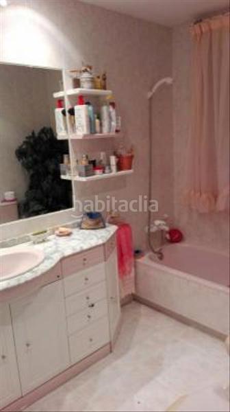 Foto bc628d58-e97b-44cb-84bf-7041d6b87a39. Xalet amb xemeneia calefacció aparcament a Valdefresno