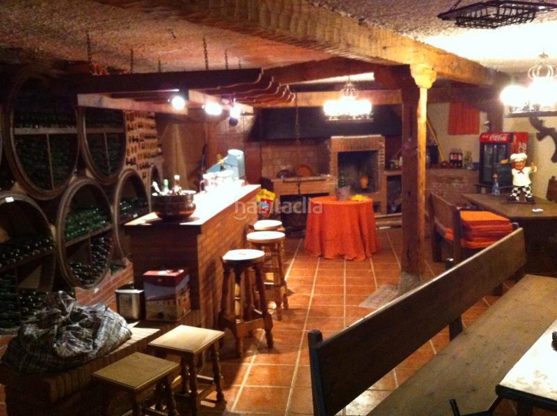 Foto dfe51468-65e6-4027-956c-e1950bffd47c. Xalet amb xemeneia calefacció aparcament a Valdefresno