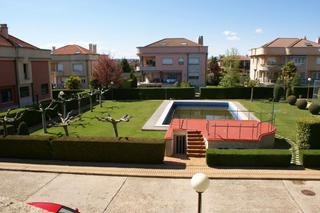 Chalet  Calle río moro. Vive en un chalet en eras, a unos minutos del centro