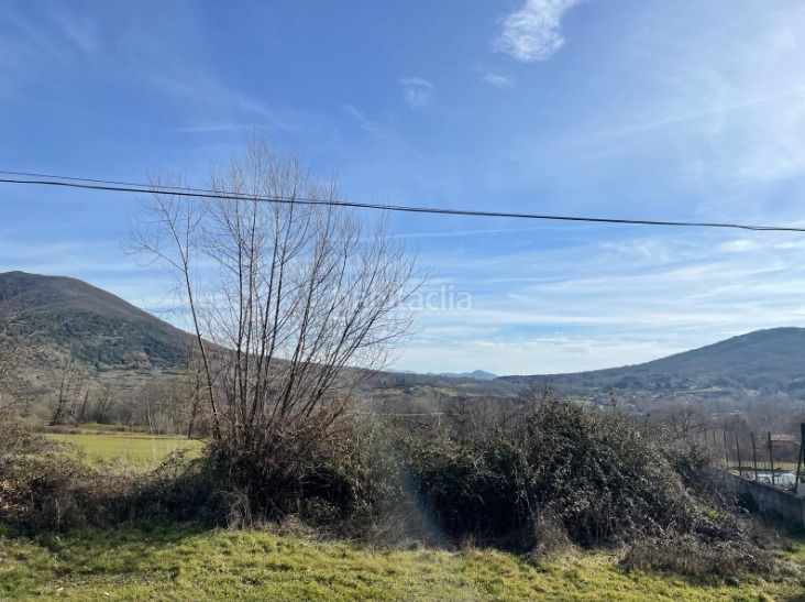 Foto e0d65a85-f572-49f0-b5f7-53ffa239151d. Casa amb xemeneia calefacció aparcament a Valdepiélago