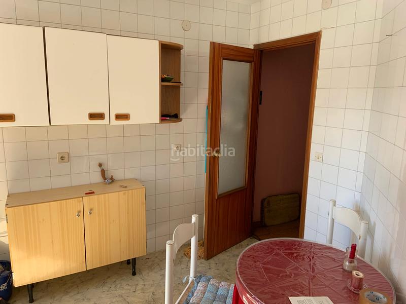 Foto b0263587-3fea-447d-9b68-0fd08cb9ebd7. Piso se vende piso para reformar en zona michaisa en León