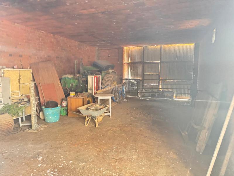 Foto 9a61a240-2e81-4866-813f-6040324a7049. Bâtiment à usage industriel dans Urdiales del Páramo