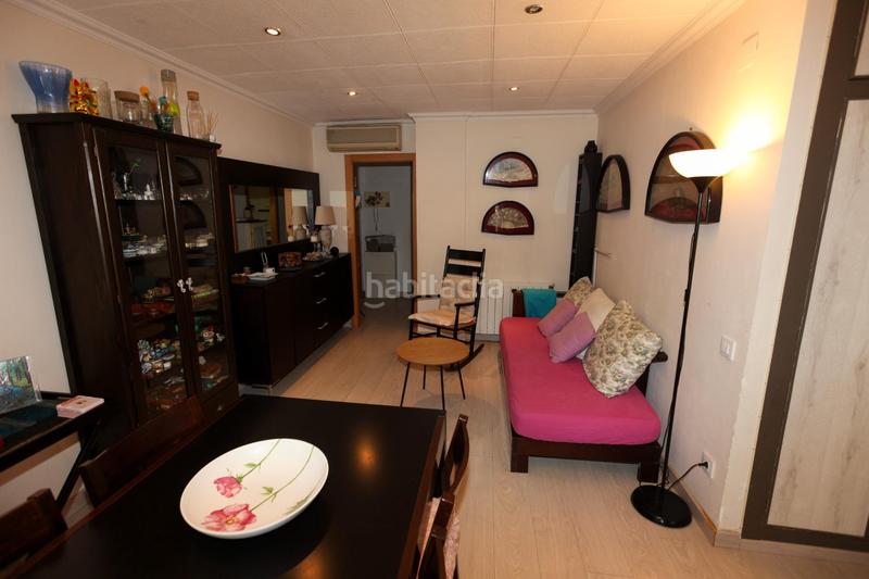 Foto 568690c9-1b07-47de-ba4a-081490035575. Planta baja en calle rafael casanova 6 planta baja reformada frente a la plaza y a pocos metros del mar! en Calafell