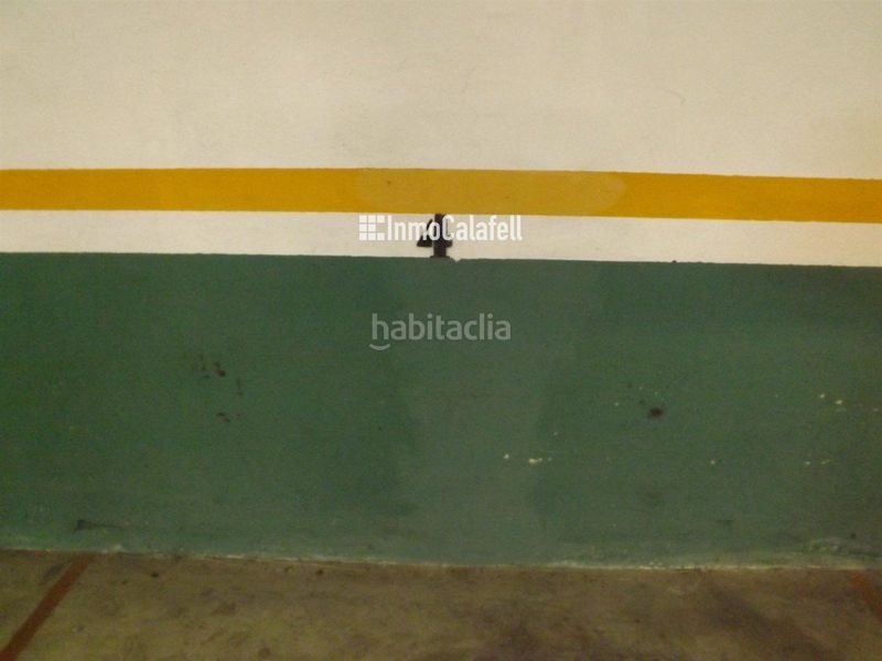Foto c62f91f1-b993-4632-98e2-06fdea8554cd. Aparcament cotxe a eres 21 a Calafell poble Calafell