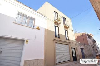 Casa a Pla�a la 33. Oportunidad de inversi�n estructura de vivienda unifamiliar en c