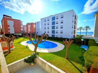 Flat  Cossetania. Estupendo piso en la playa con piscina comunitaria
