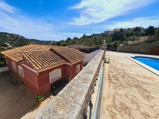 Chalet  Los jardines-els rosers. Chalet indpendiente con panor�micas vistas en urb. los jardines
