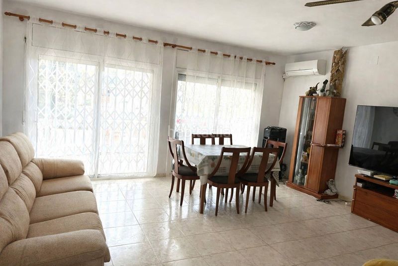 Foto 7c34dfa1-a8a9-42ae-b317-e77de84ea1a0. Casa amb aparcament a Segur de Calafell nucli urbà Segur de Calafell
