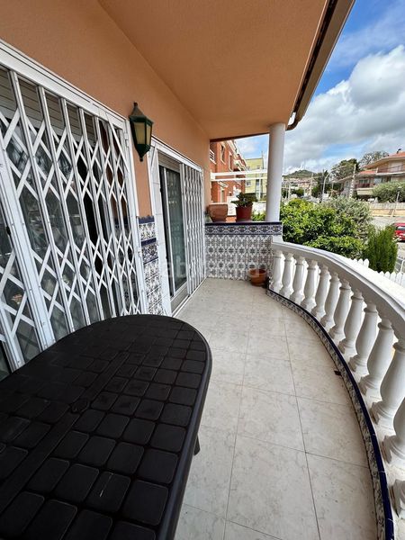 Foto c6614f7a-40e5-4c01-8aee-ad4a91f9f732. Casa amb aparcament a Segur de Calafell nucli urbà Segur de Calafell