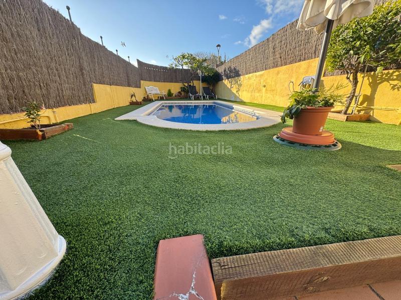 Foto a733c648-86f4-484a-b1e2-97a42bda281a. Casa adosada preciosa casa con piscina privada en Calafell
