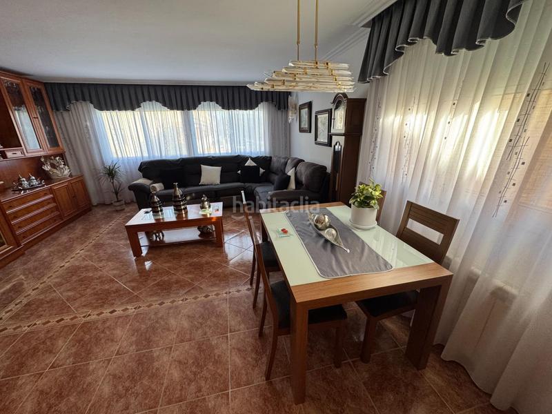 Foto c14a27a3-a082-47d6-9d9a-cd39306a23bf. Casa adosada preciosa casa con piscina privada en Calafell