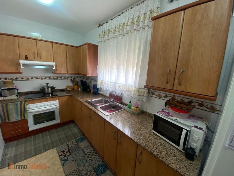 Foto a43a9619-82d8-4465-928a-6ecb287e5c30. Casa adossada amb calefacció aparcament a Segur de Calafell nucli urbà Segur de Calafell