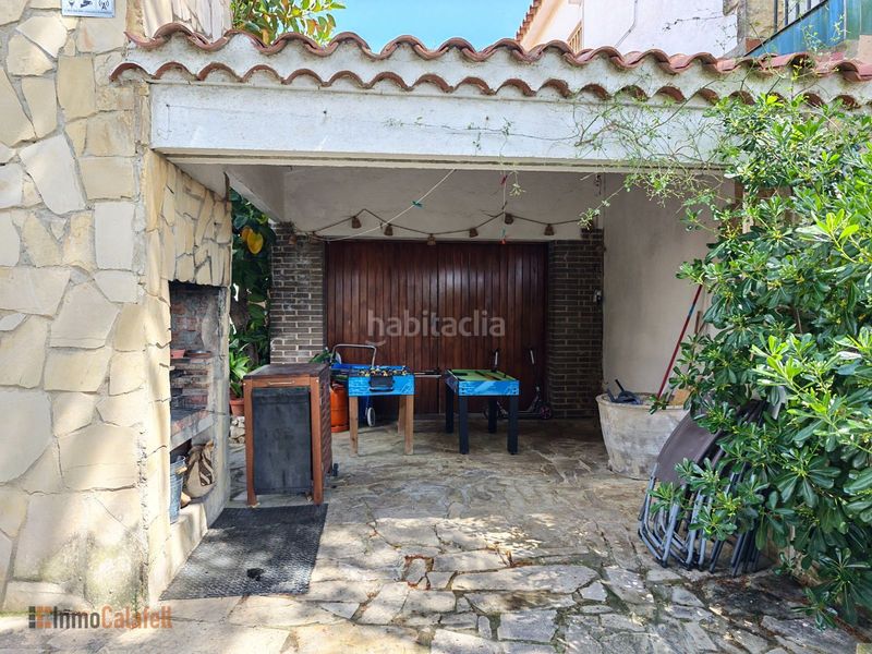 Foto e4559917-ead4-423b-9153-9c4085240184. Xalet amb calefacció aparcament piscina a Bellvei