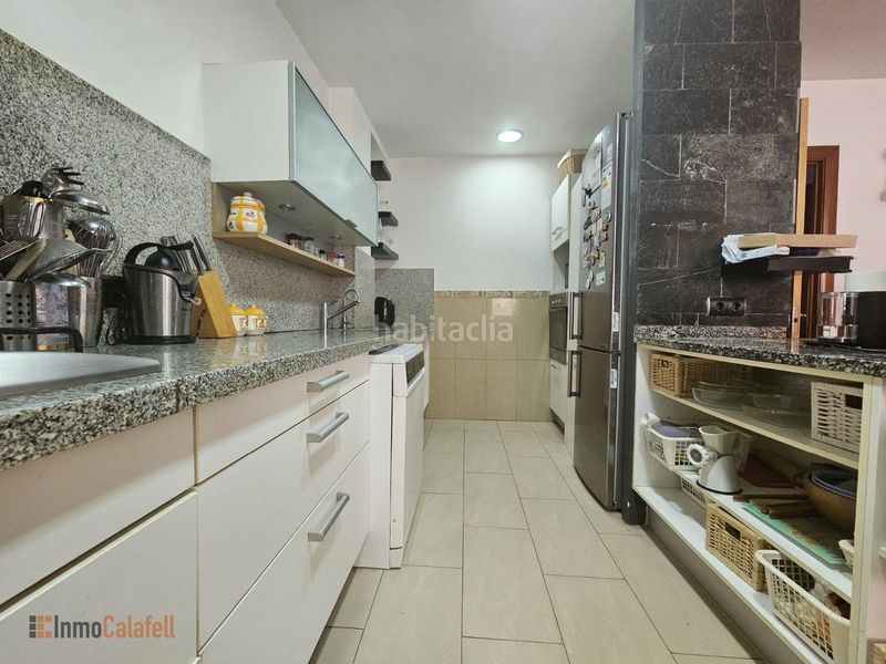 Foto a1845612-423f-455d-afa9-a20ec705e1f7. Casa adossada amb calefacció a Centre Vendrell (El)