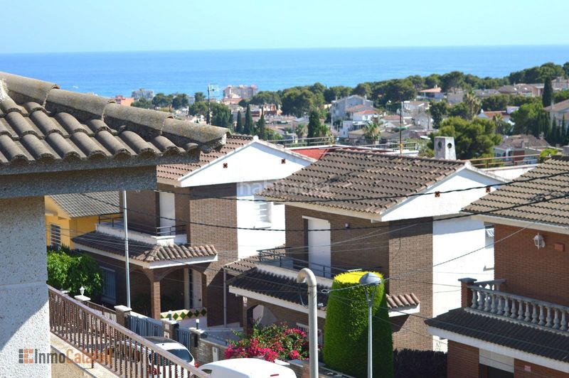 Foto 36f7b6a1-4e88-40ec-a0c2-6a09b4909159. Pis amb calefacció aparcament piscina a Segur de Calafell nucli urbà Segur de Calafell