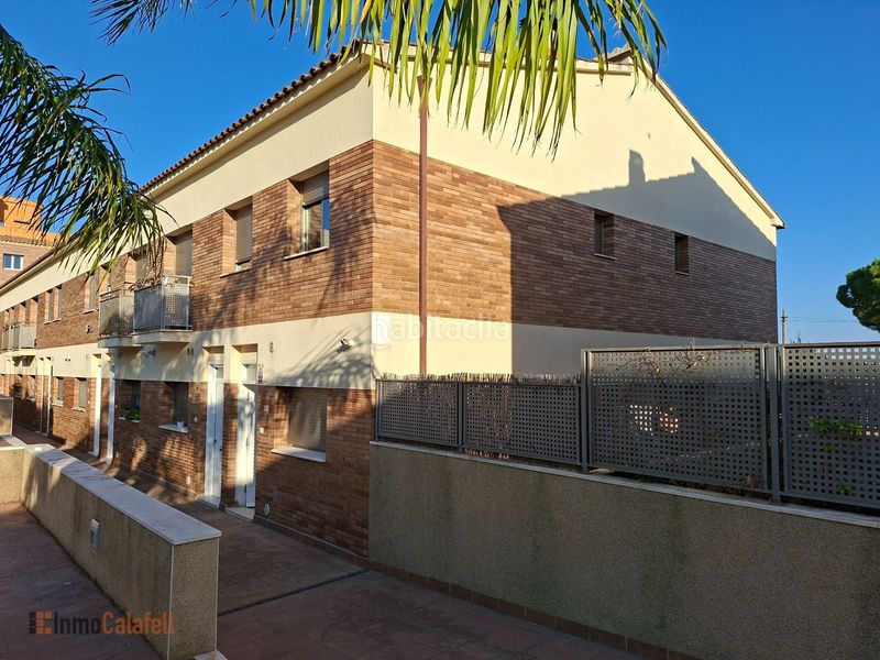 Foto bec6f42e-c8e5-4fa0-8e15-987252d1fd07. Casa adossada amb aparcament piscina a Bonavista Vendrell (El)