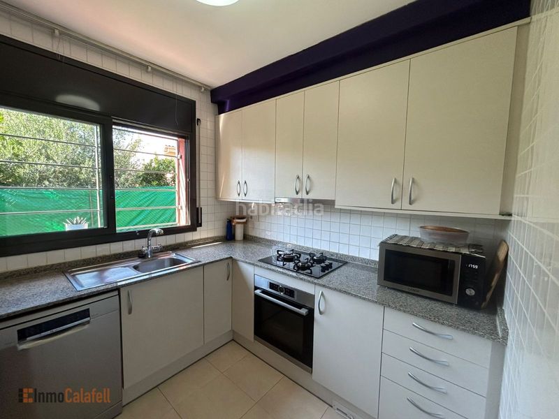 Foto 0ab983ce-d326-453a-b952-ee1bc49be113. Casa adossada amb calefacció aparcament a Bellamar Calafell