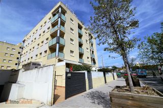 Etagenwohnung  Rin. Bonito piso con piscina comunitaria