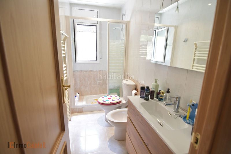 Foto d3f8d798-35a4-405a-8012-177efbaeeec2. Casa adossada amb calefacció aparcament piscina a Roda de Barà
