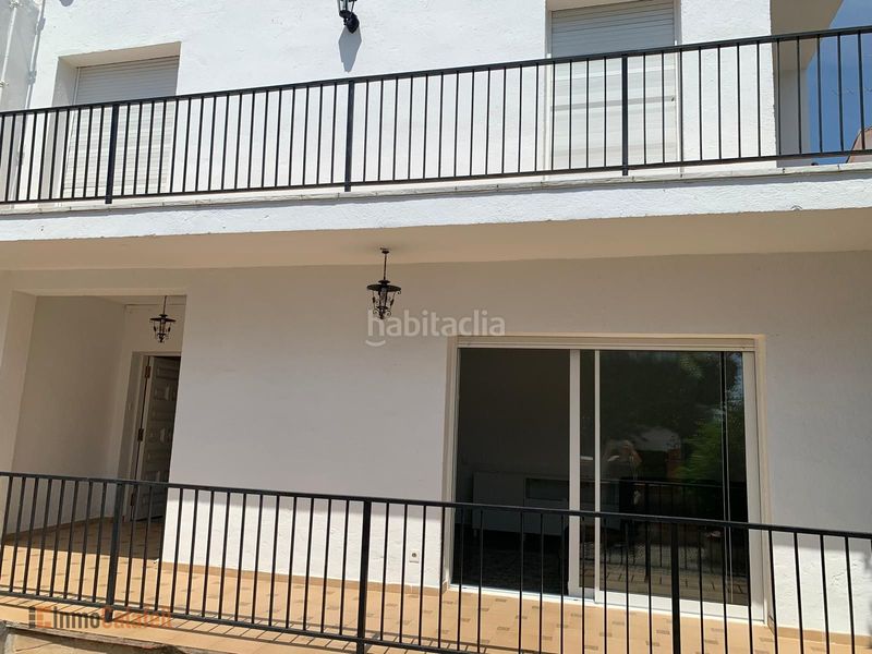 Foto 9d83b1a2-9737-48ba-8301-f3538e67db0b. Casa bifamiliare in xile 3 in Segur de Calafell nucli urbà Segur de Calafell