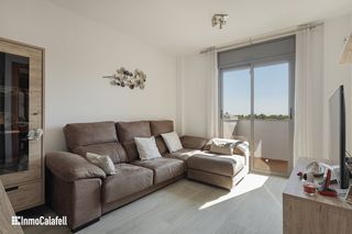Piso  Mar. Piso con sol�rium privado, garaje y vistas al mar en calafell pu