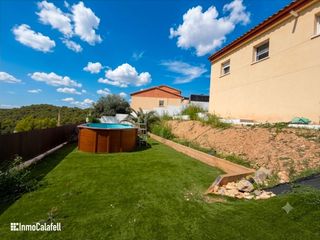 Casa aparellada  Dalia. En calafell