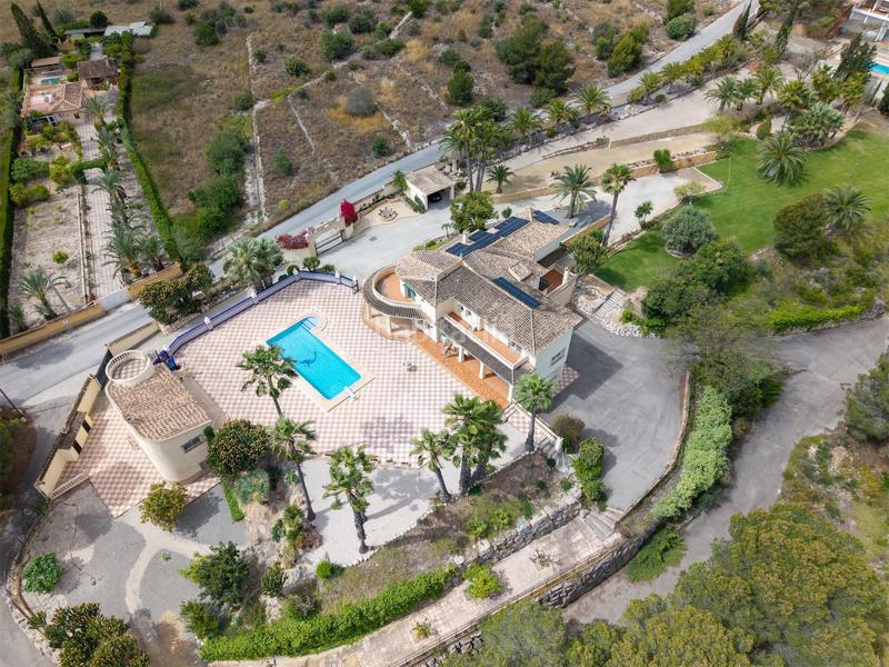 Foto e114c245-23dc-4c0a-b8ac-c51ed74b76ec. Chalet with heating parking pool in Pueblo-Ubanizaciones Alfàs del Pi (l´)